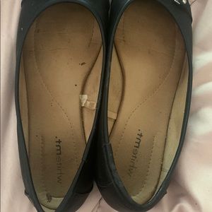 pre owned women flats